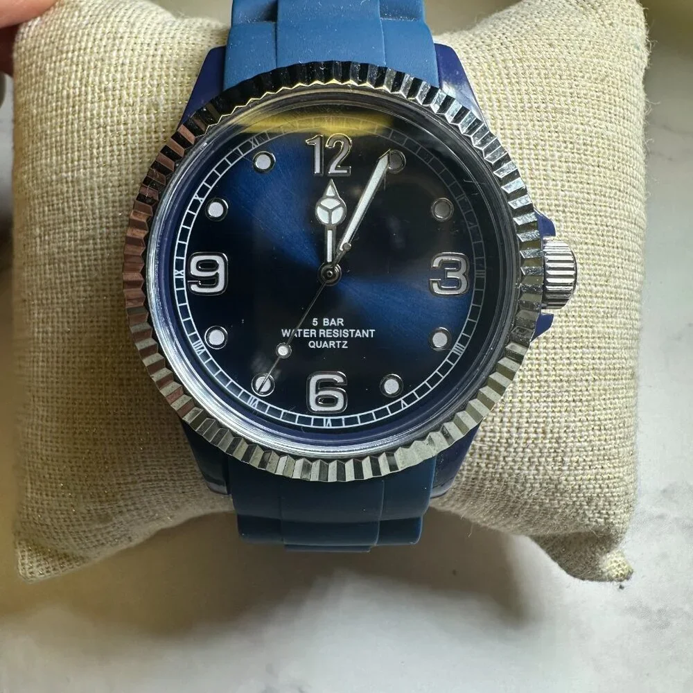 Sempre Watch Men Silver Tone Blue Silicone Band Fluted Bezel New Battery 9.5